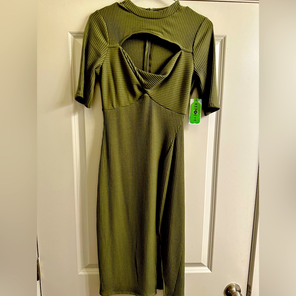 GUESS l Olive Twist Front Midi Dress with Slit